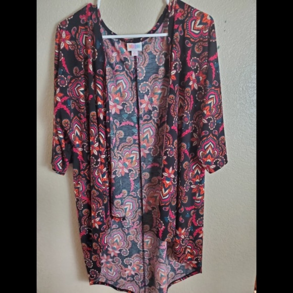 LuLaRoe Tops - LuLaRoe Lindsay Floral Paisley Kimono Small
